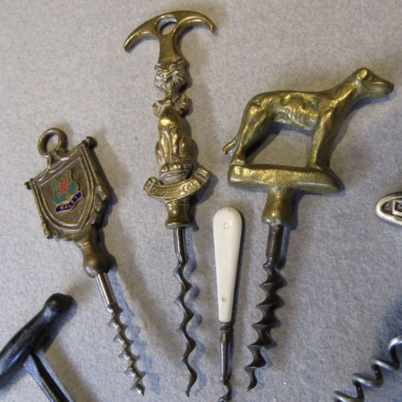LOT (8) VINTAGE CORKSCREWS. - Picture 2 of 8